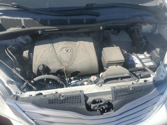 2017 Toyota Sienna XLE