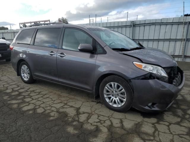 2015 Toyota Sienna XLE