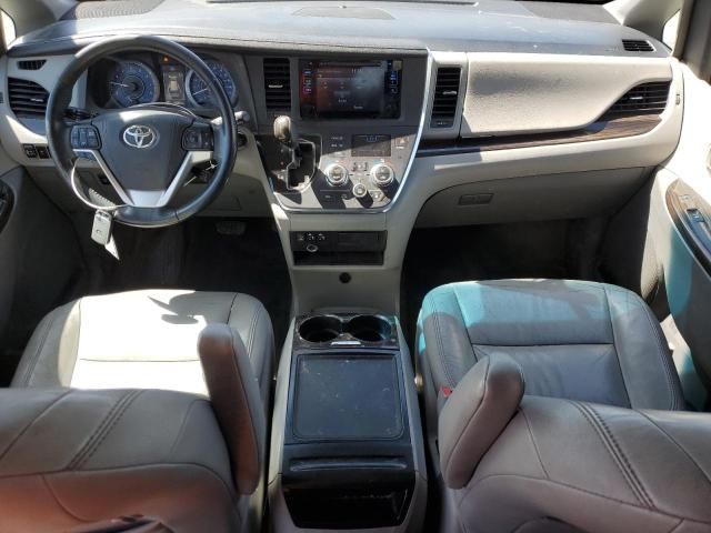 2015 Toyota Sienna XLE