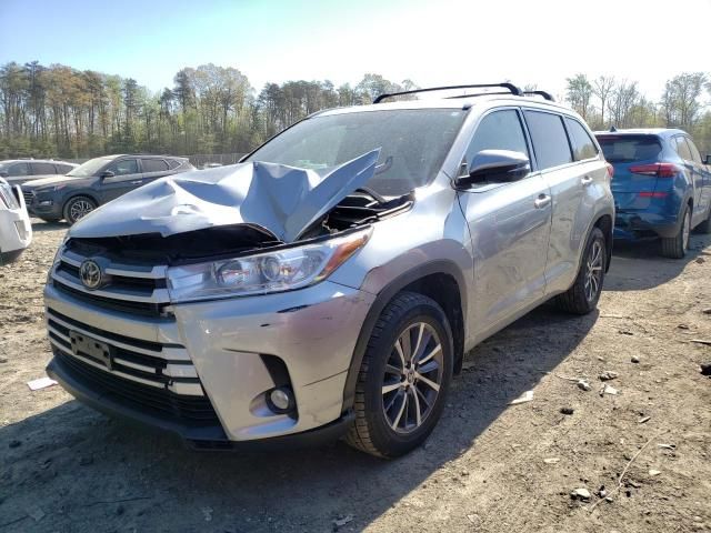 2017 Toyota Highlander SE