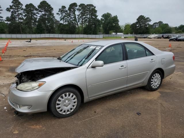 2005 Toyota Camry LE