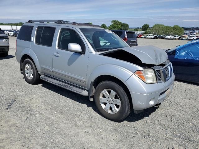 2005 Nissan Pathfinder LE