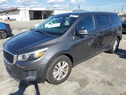 KIA Vehiculos salvage en venta: 2017 KIA Sedona LX