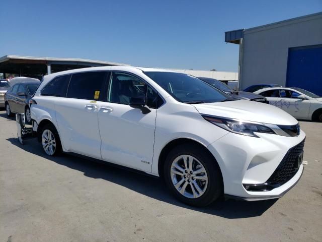 2021 Toyota Sienna XSE