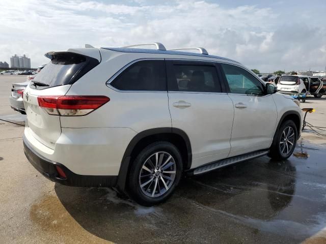 2017 Toyota Highlander SE