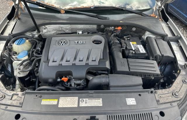 2013 Volkswagen Passat SEL