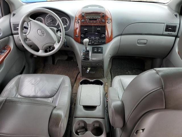 2005 Toyota Sienna XLE