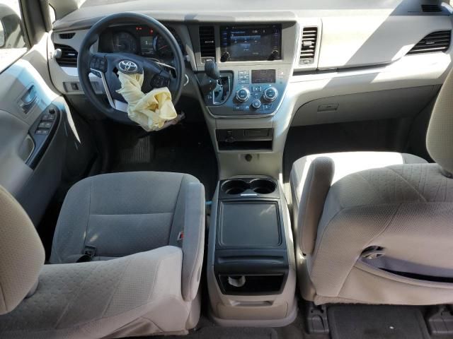 2015 Toyota Sienna LE