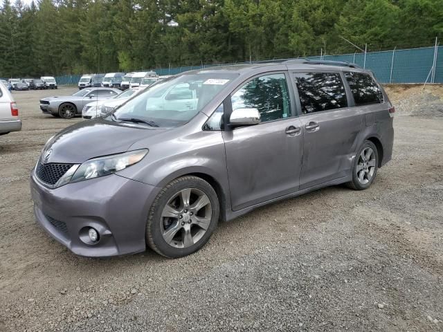 2011 Toyota Sienna Sport