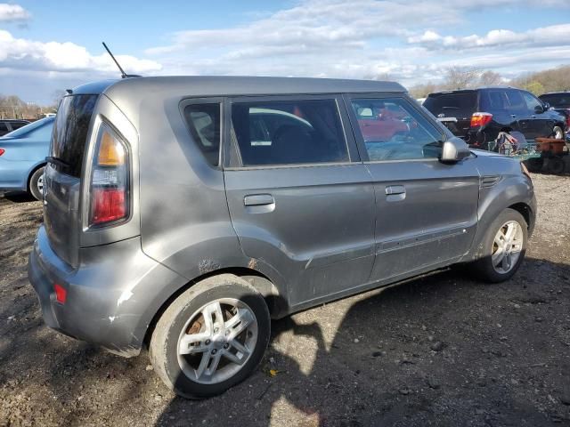 2010 KIA Soul +