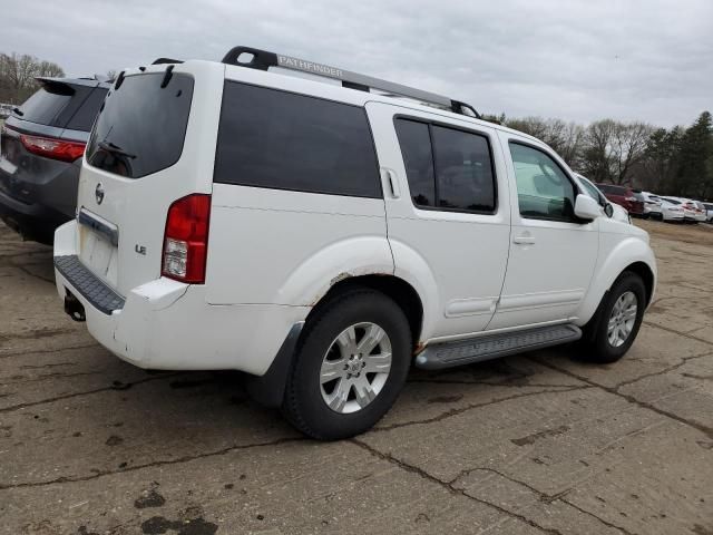 2005 Nissan Pathfinder LE