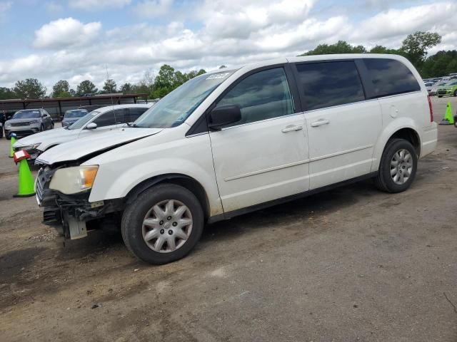 2010 Chrysler Town & Country LX