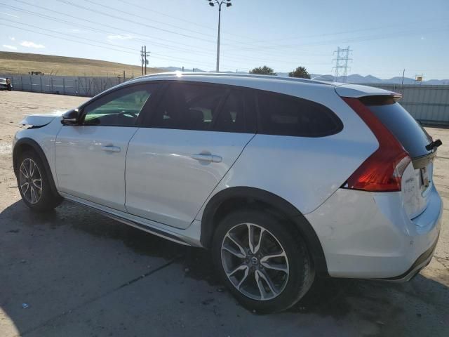 2015 Volvo V60 Cross Country Premier