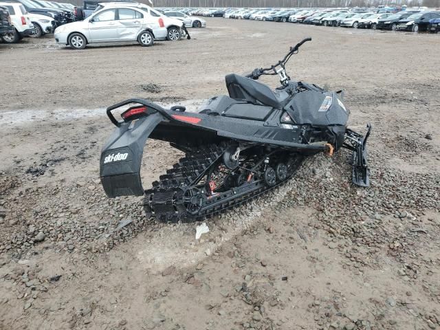 2023 Skidoo Snowmobile