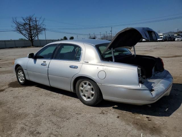 2002 Lincoln Town Car Signature