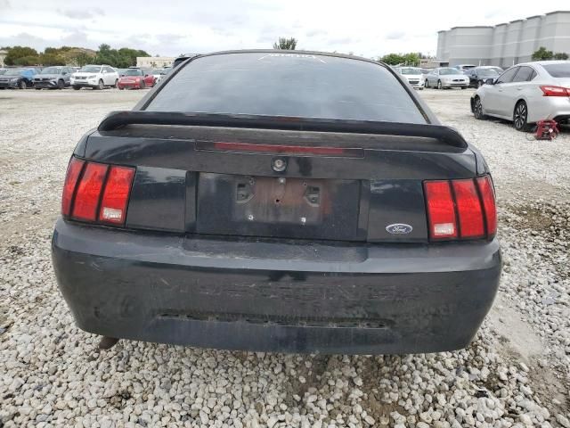 2000 Ford Mustang