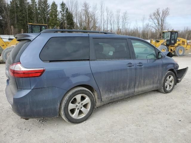 2016 Toyota Sienna LE