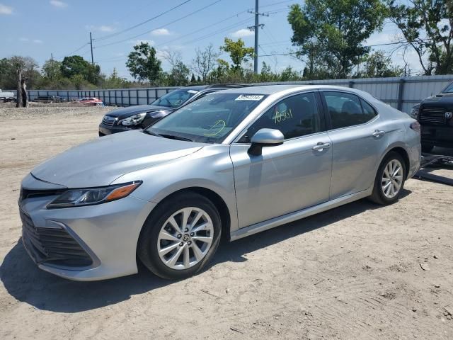 2022 Toyota Camry LE