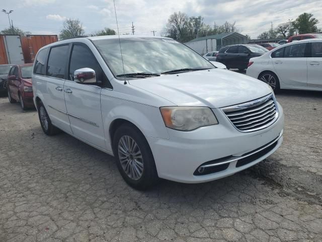 2014 Chrysler Town & Country Touring L