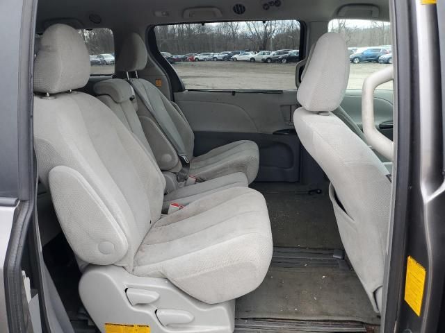 2011 Toyota Sienna LE