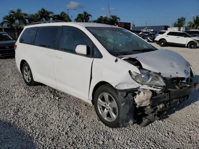 2013 Toyota Sienna LE