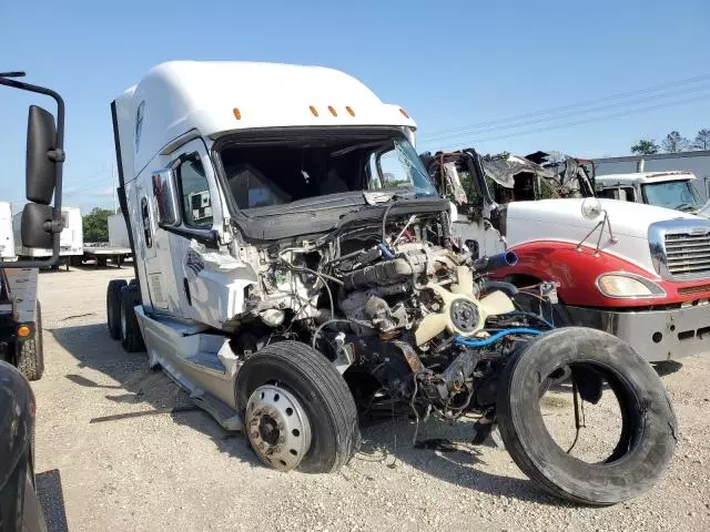 2019 Freightliner Cascadia 126