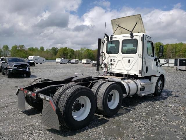 2022 Freightliner Cascadia 126