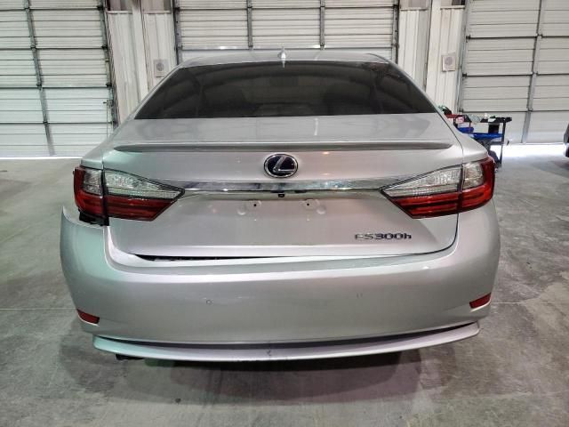 2016 Lexus ES 300H