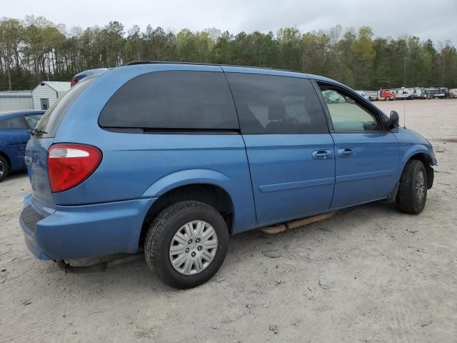 2007 Chrysler Town & Country LX