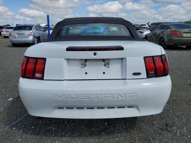 2000 Ford Mustang