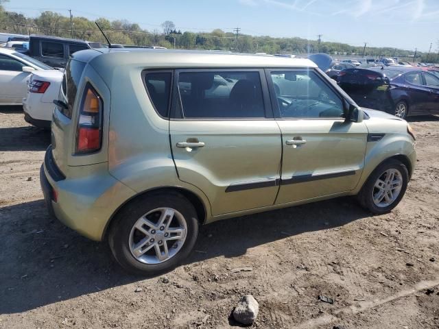 2011 KIA Soul +