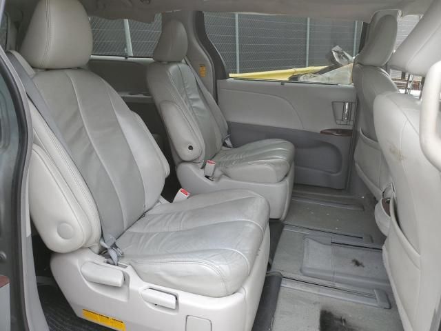 2014 Toyota Sienna XLE