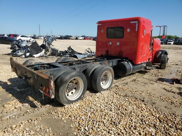 2015 Peterbilt 389