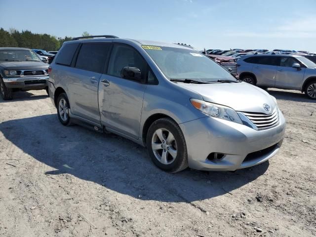 2017 Toyota Sienna LE