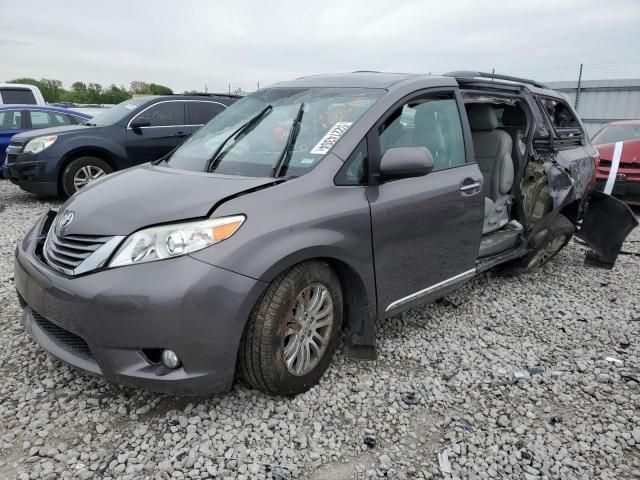 2016 Toyota Sienna XLE