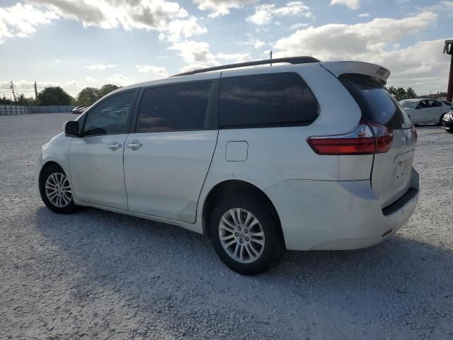 2017 Toyota Sienna XLE