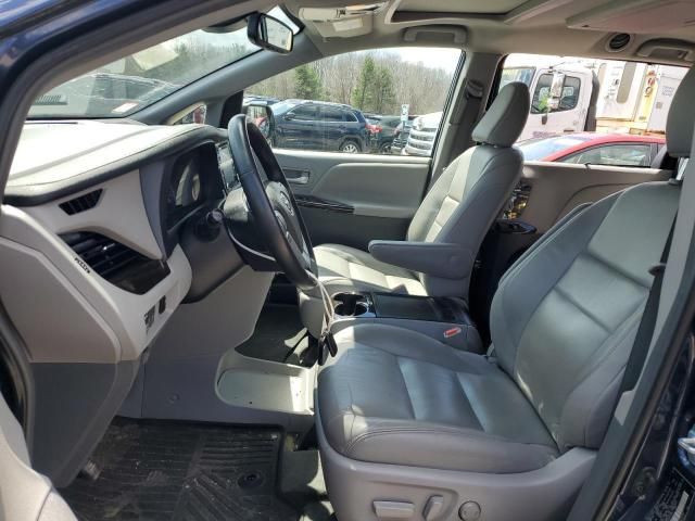 2019 Toyota Sienna XLE