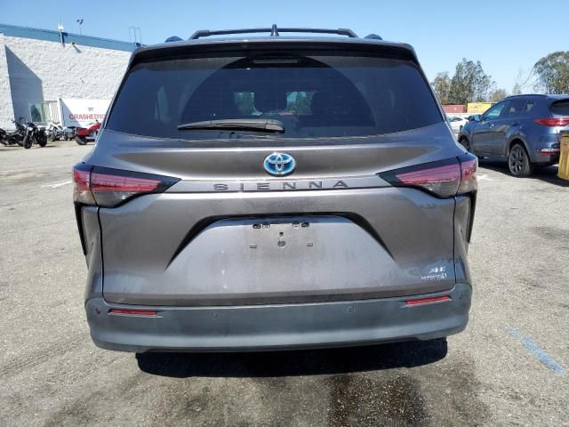 2022 Toyota Sienna XLE