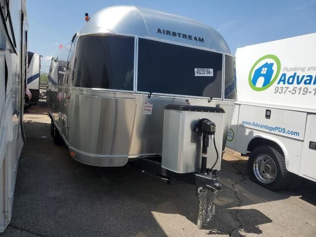 2023 Airstream M25FB