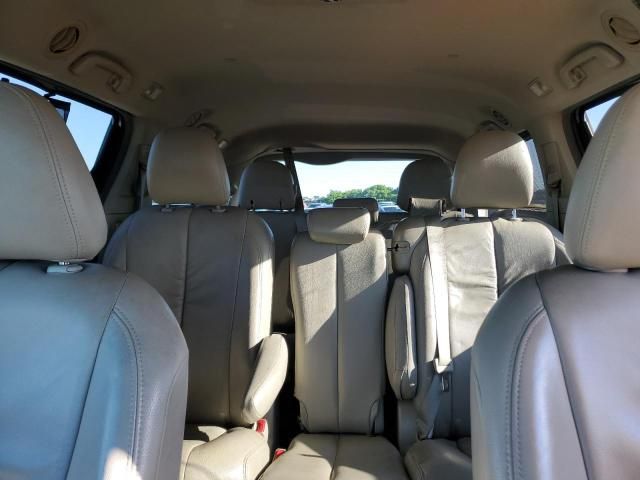 2011 Toyota Sienna LE