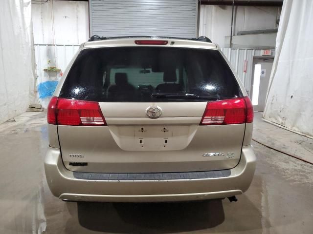 2005 Toyota Sienna LE