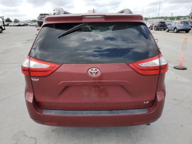 2019 Toyota Sienna LE