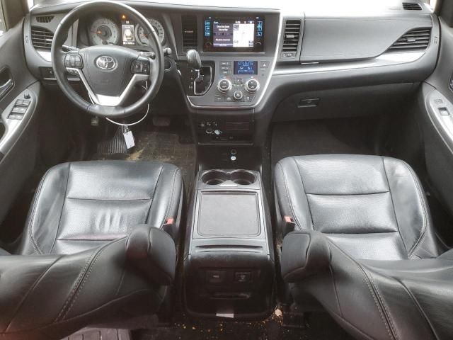 2016 Toyota Sienna SE