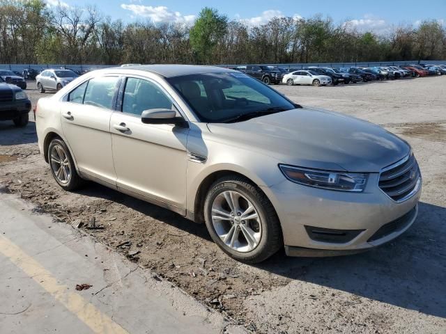 2018 Ford Taurus SEL