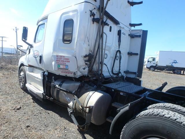 2019 Freightliner Cascadia 126