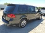 2012 Volkswagen Routan SE