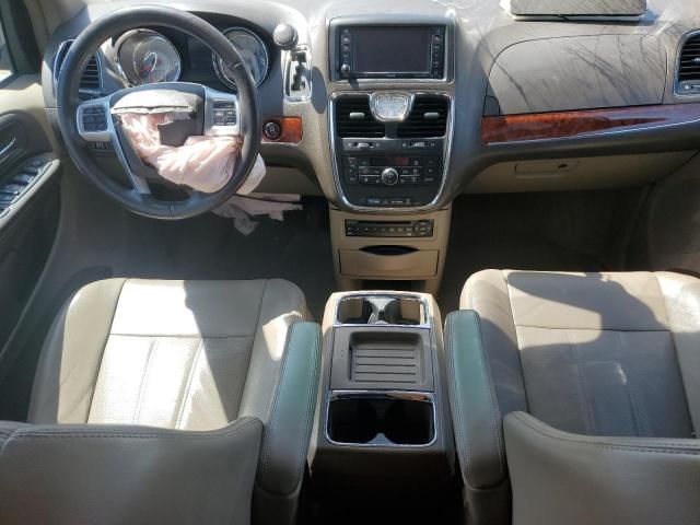 2012 Chrysler Town & Country Touring L