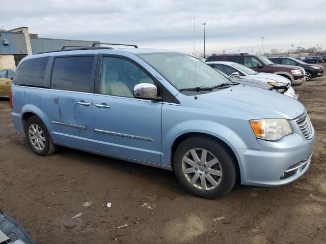 2012 Chrysler Town & Country Touring L