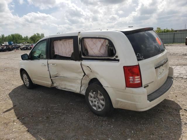 2010 Chrysler Town & Country LX