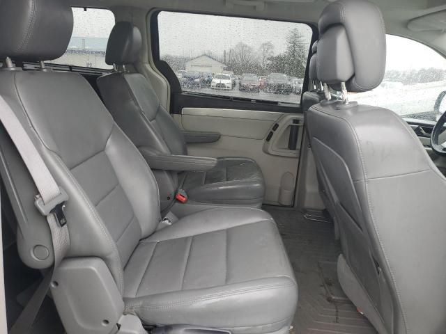 2010 Volkswagen Routan SEL